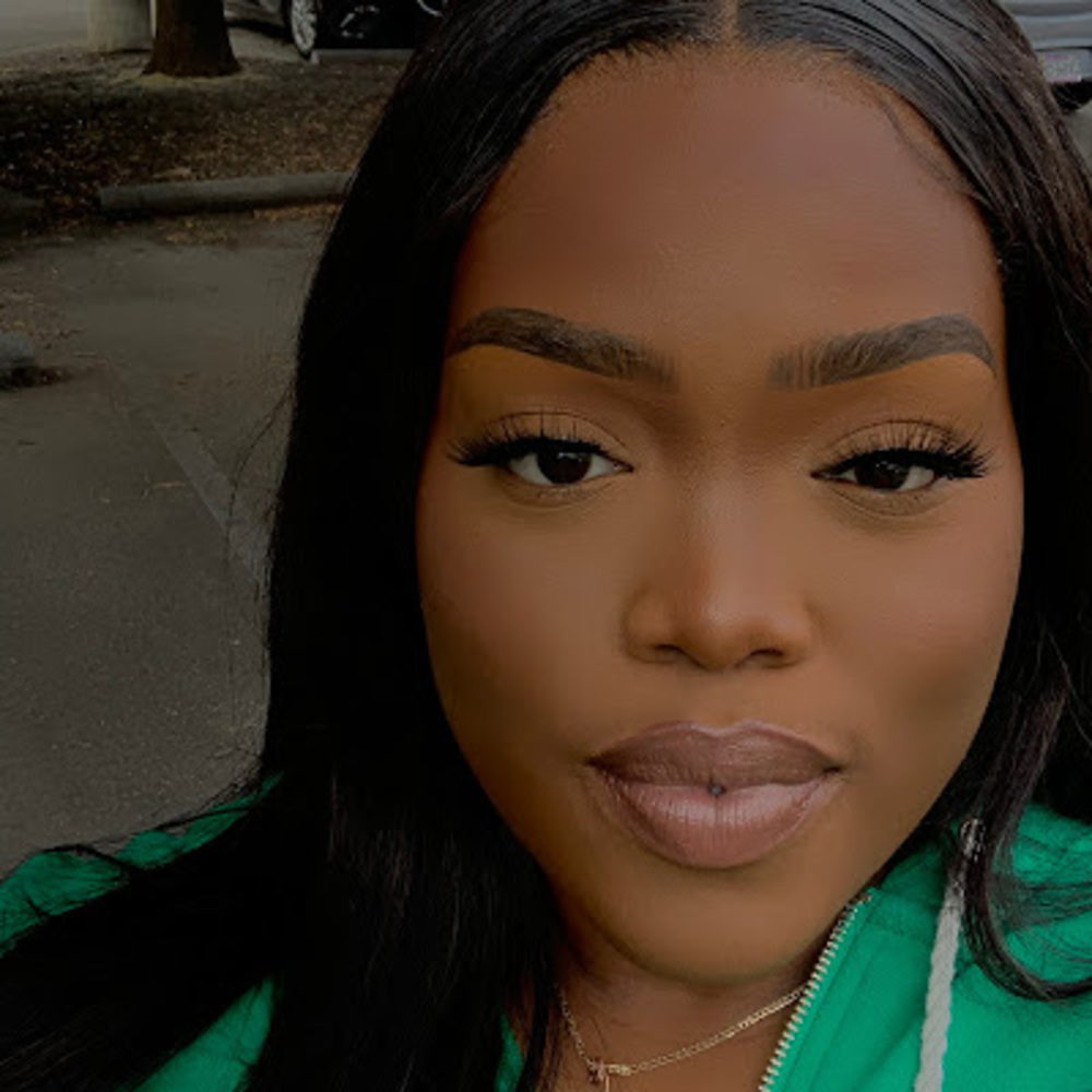 Meet your Posher, Zakiya